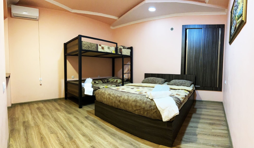 Domino Yerevan Hostel & Tours