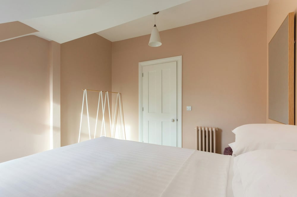 Canonbury Park North II by Onefinestay