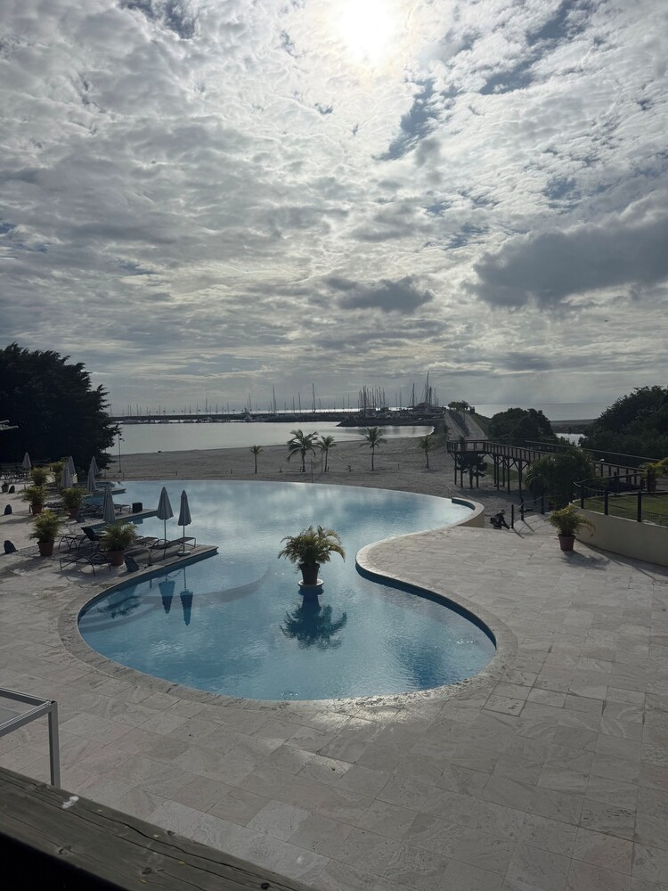 Vista Mar 3 bedroom ocean view Beach Golf Marina