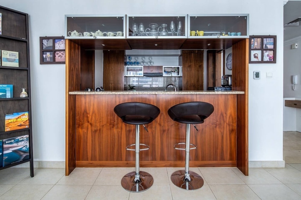 Unique & Stylish 1BR w/ Incomparable Marina Views!