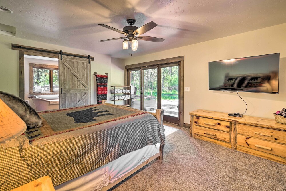 Hot Tub Soaks & Spot Wildlife! Garden Valley Cabin view 3