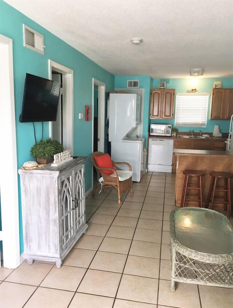 Sunrise Ge 109 2 Bedroom Condo by RedAwning view 4
