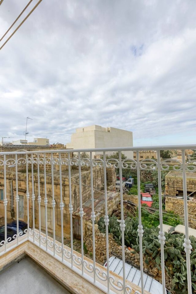 Xag ra Escape Penthouse With Views Pool Access