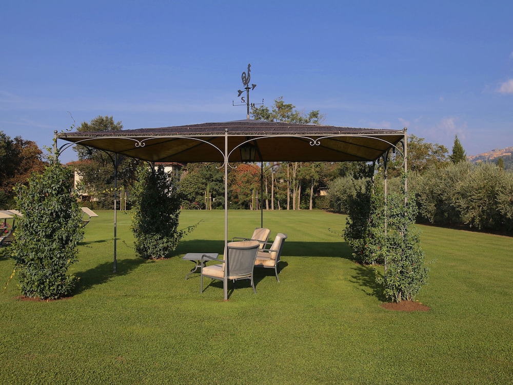 Cortona Vacations - Agriturismo Near Cortona With Swimming Pool - Property Image 2