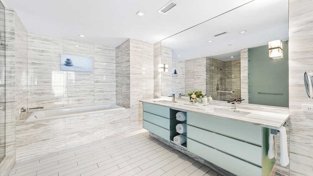 Luxury Vacation Rentals in South Beach by LRMB