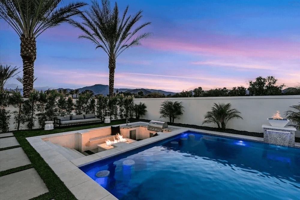 Sleeps 28 2 Luxe Villas w/ Pickleball Court Bravo Villas Dorada by Avantstay