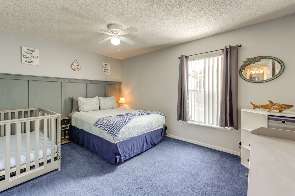 Swim, Golf & Explore: Family Gem in Davenport!