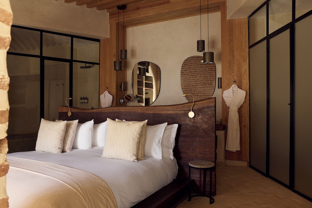 Nobu Riad