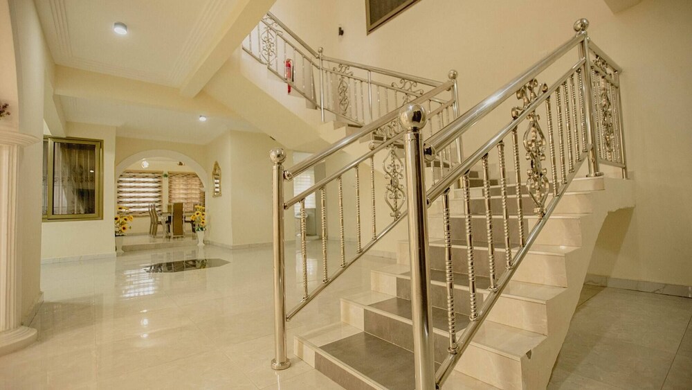 Digi Six-bedroom Accra Luxury Home at East Legon