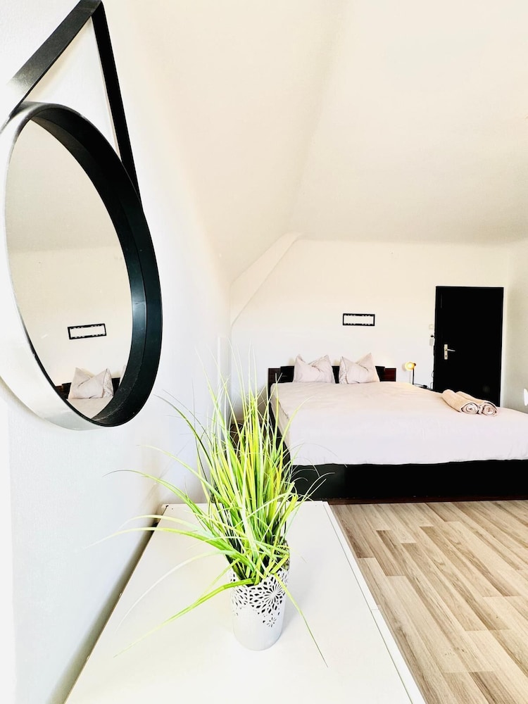 Cozy Garden Villa near Danube For 16P