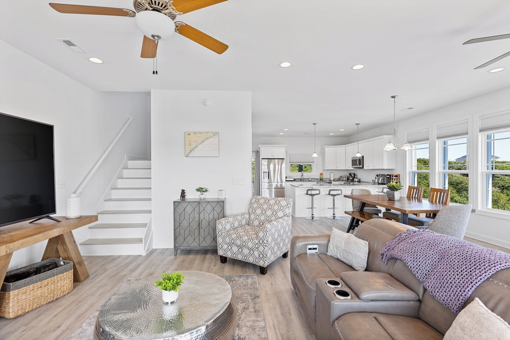 Across the Pond by Topsail Realty