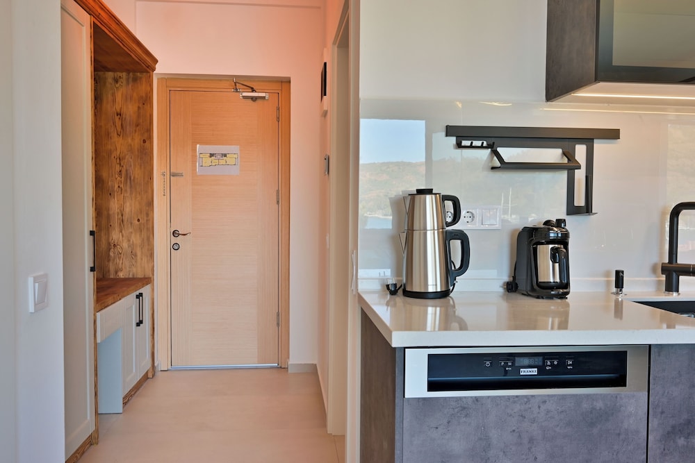 Hi Life Suites