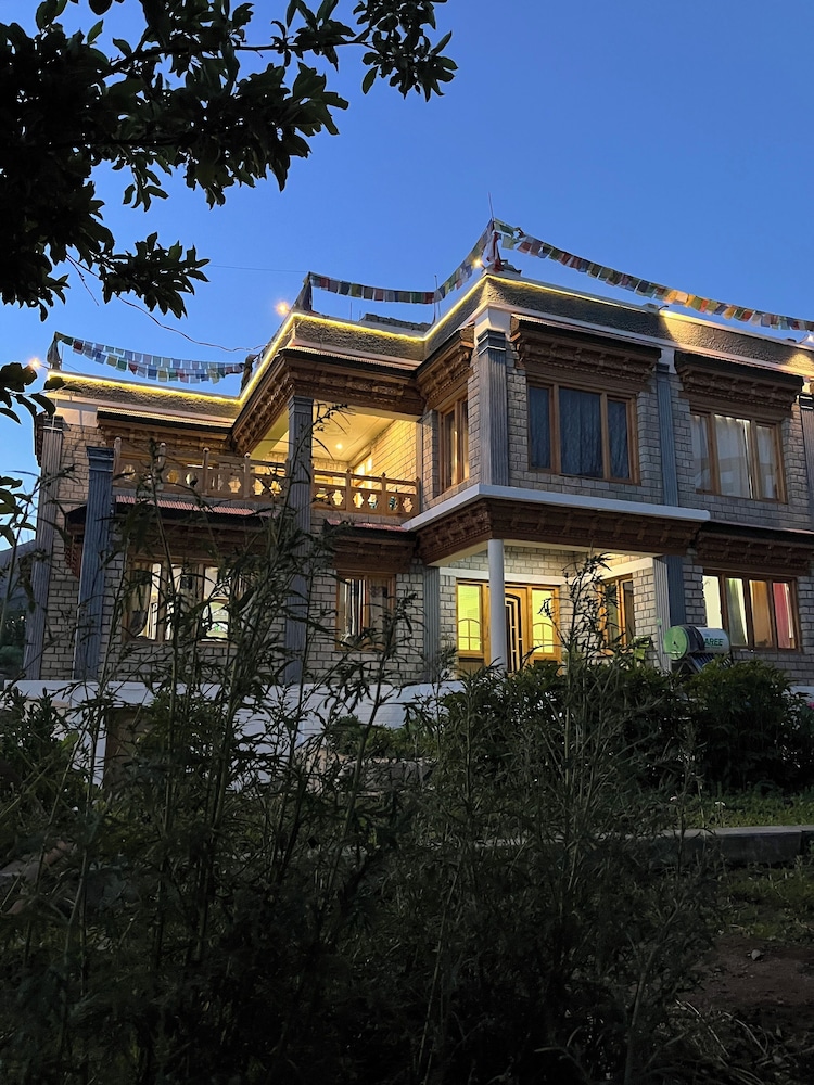 LADAKH COUNTRY INN