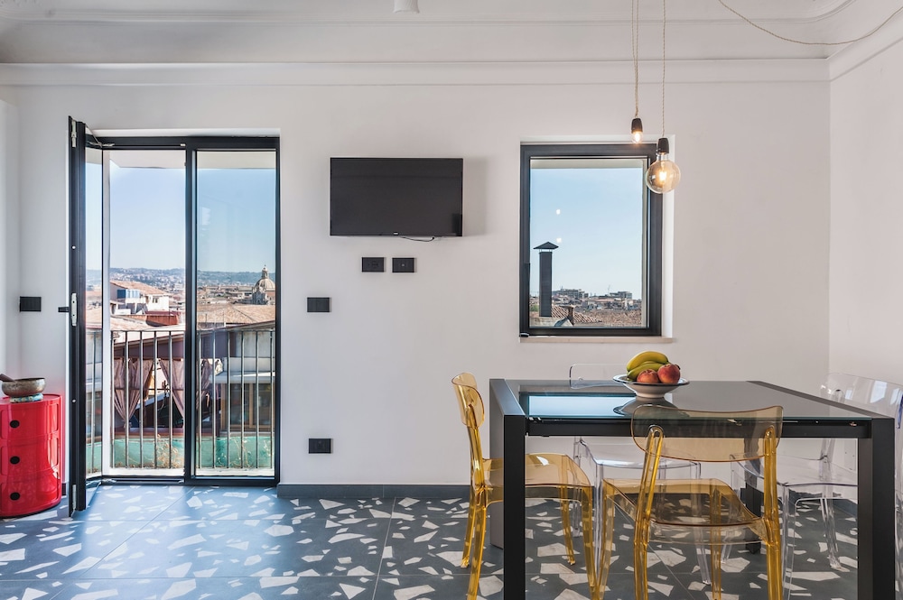 Grimaldi Terrace Apts by Wonderful Italy
