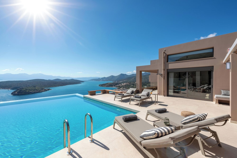 Notiko villas