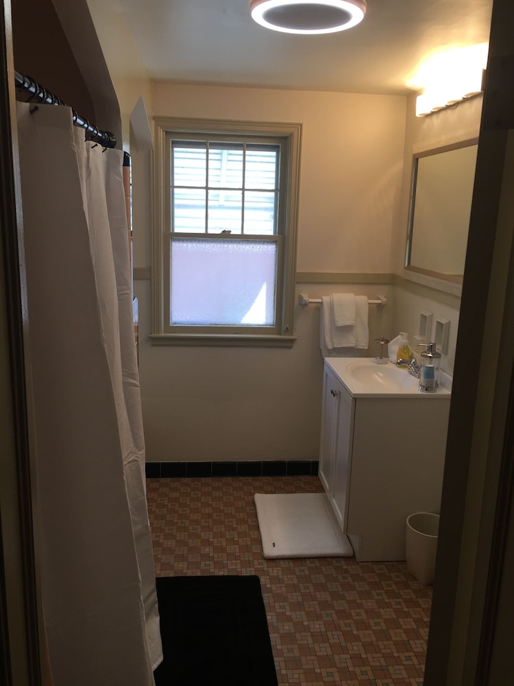 The Little Italy of Niagara Falls Bed & Breakfast