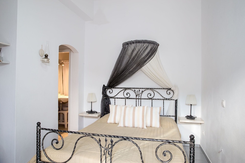 Irini Pension