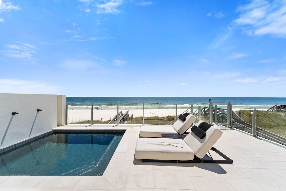Casa Playa at Eleanor Beach