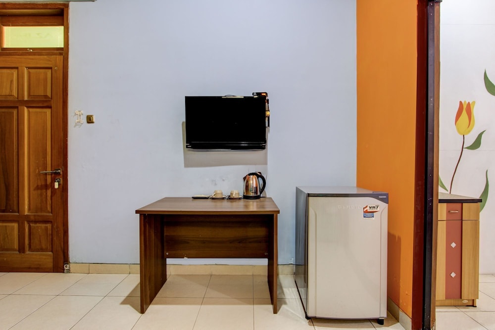 Hotel O Solo near RS JIH Solo formerly Azifa Inn