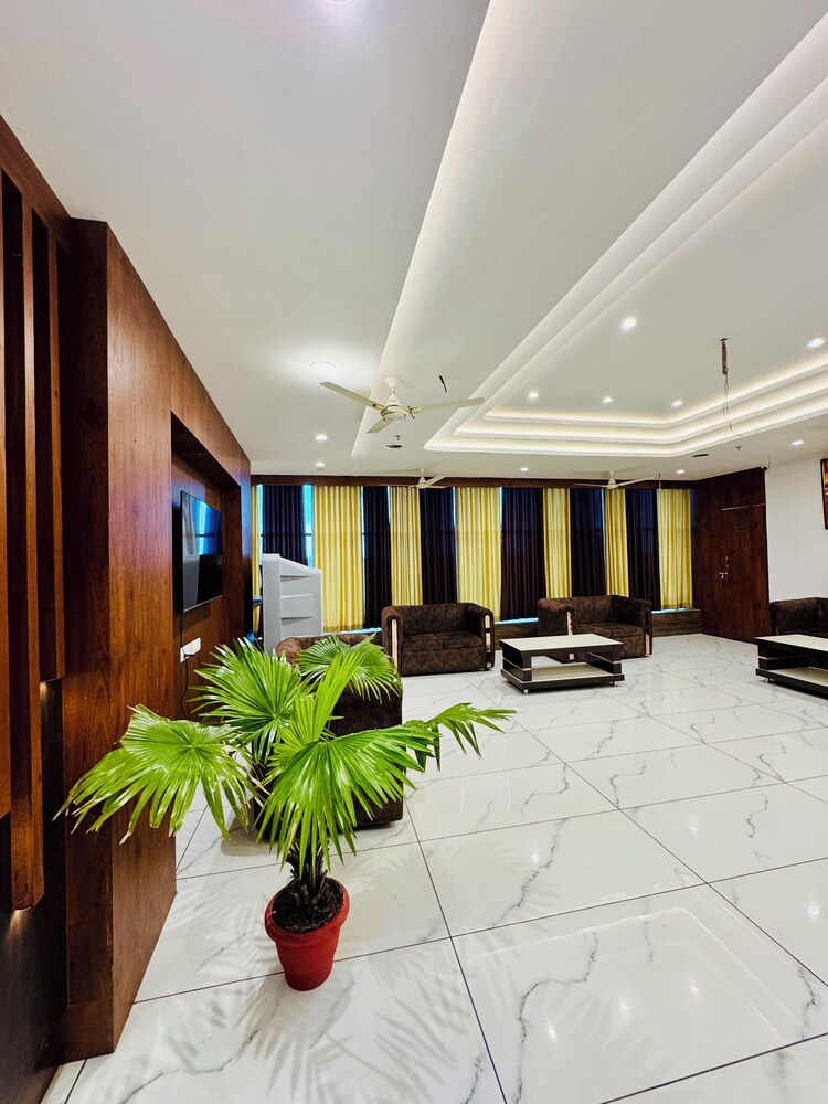 Hotel Ellora Inn Best Hotel In Sultanpur