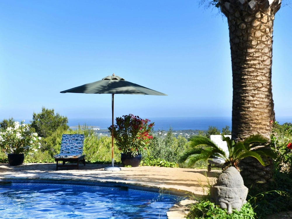 Holiday Home With Alfresco Dinning