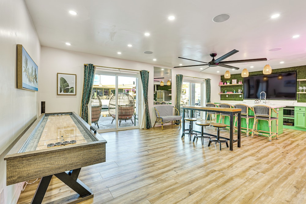 Multi-home Retreat on Colorado River w/ Boat Dock!