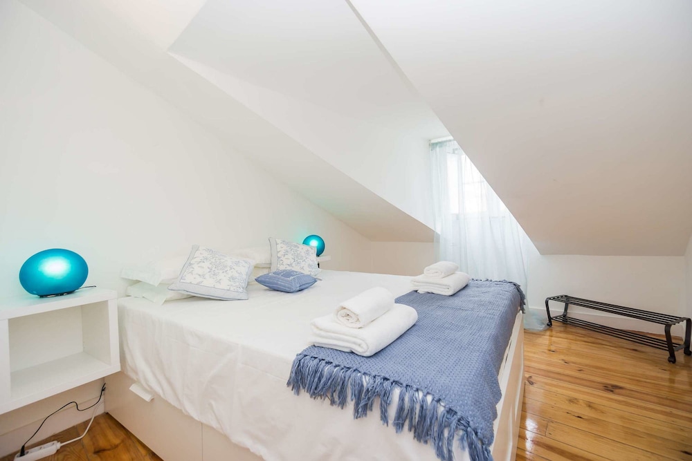 Comfortable and Trendy Lisbon Apartment