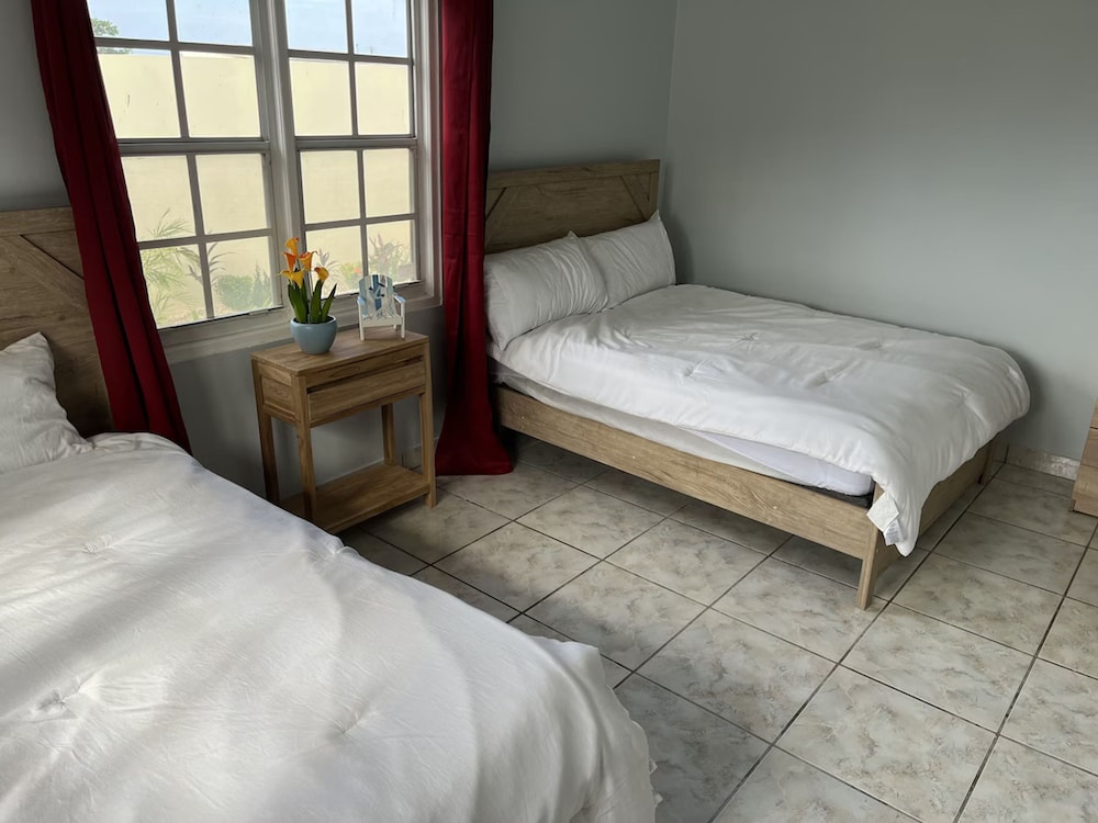 3 Bedroom Villa in Pos Chiquito Sun and Fun 5 Minute Walk to Beach