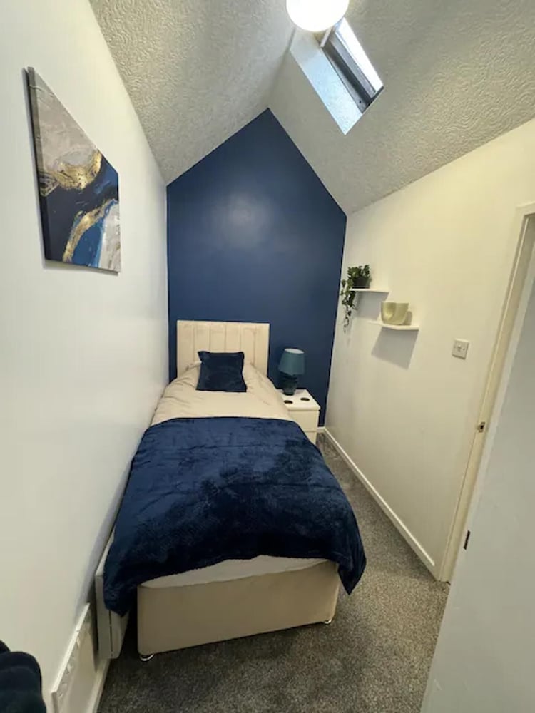 3 Floor 2 Bedroom House view 3