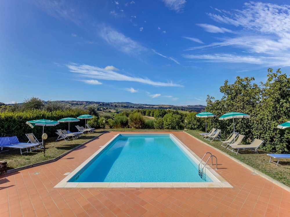 Apartment With Garden, Pool