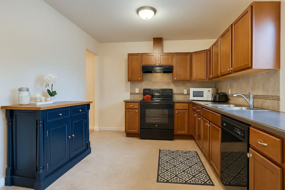 The Grand North Seattle Family Home, photo 12