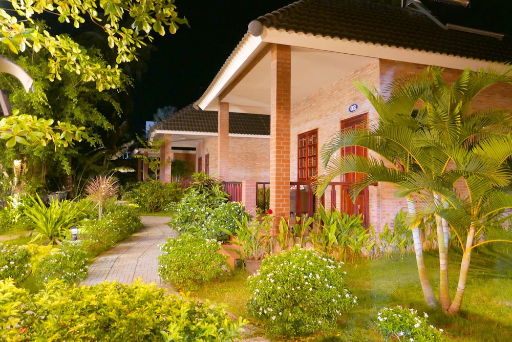 Rum Bungalow Resort Phu Quoc