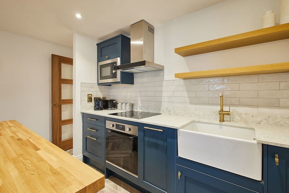 Host Stay Driftwood Apartment