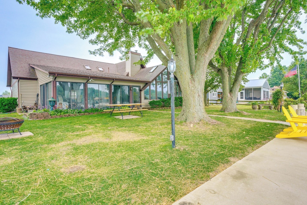 Lakefront St Marys Getaway w/ Boat Dock + Fire Pit view 4