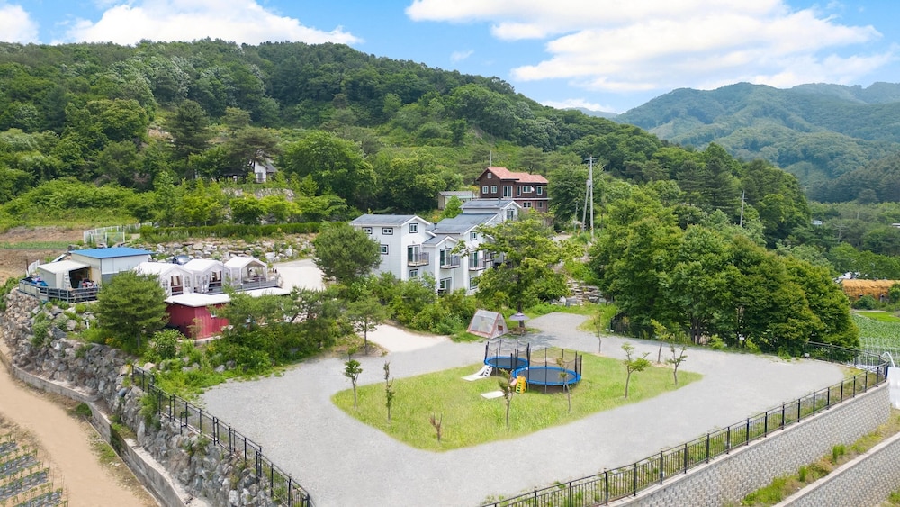 Hongcheon D-day Pension&camping