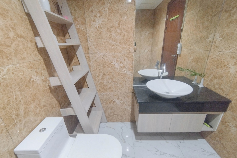 1Br Near Mall At Grand Sungkono Lagoon Apartment