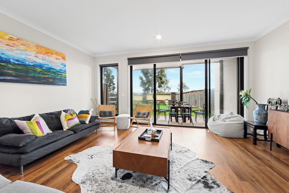 golf pool 2B House in point cook VIC