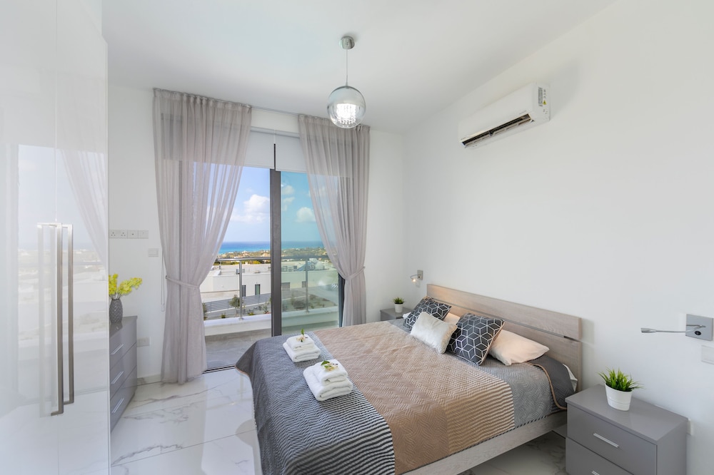 Villa Andromeda Sea Caves view 3