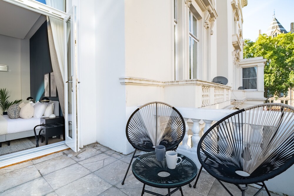 South Kensington Apartments