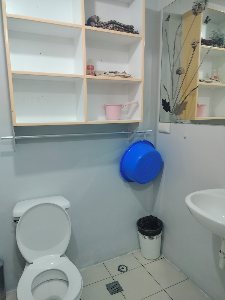Cozy City Getaway in Quezon City - Entire Condo for Rent