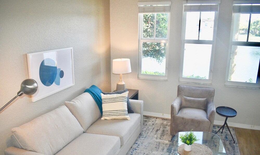 Landing Modern Apartment With Amazing Amenities Id5223 view 2