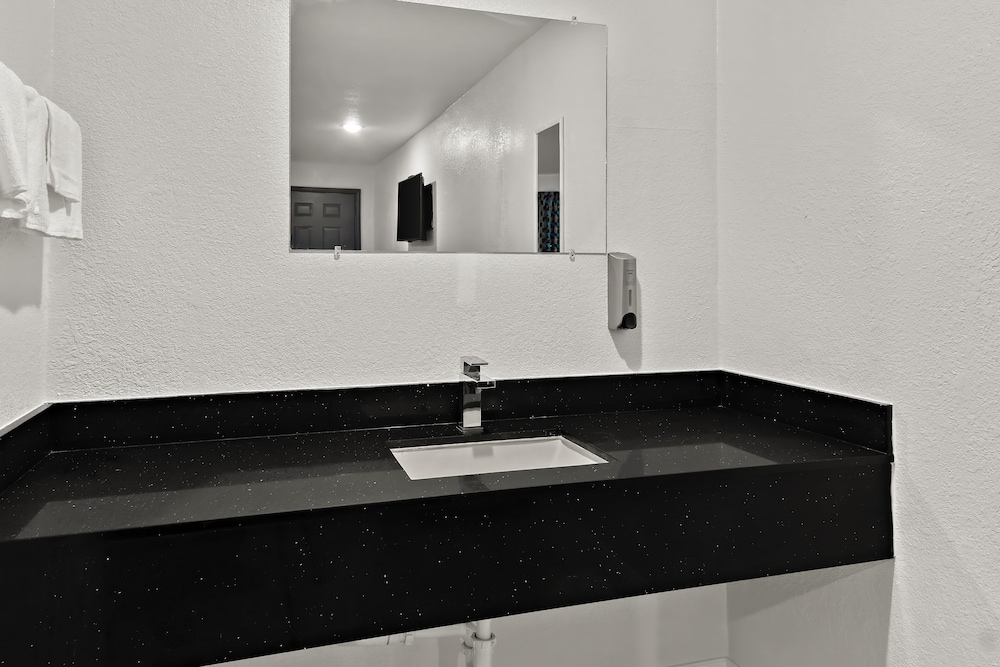 Rodeway Inn Palestine