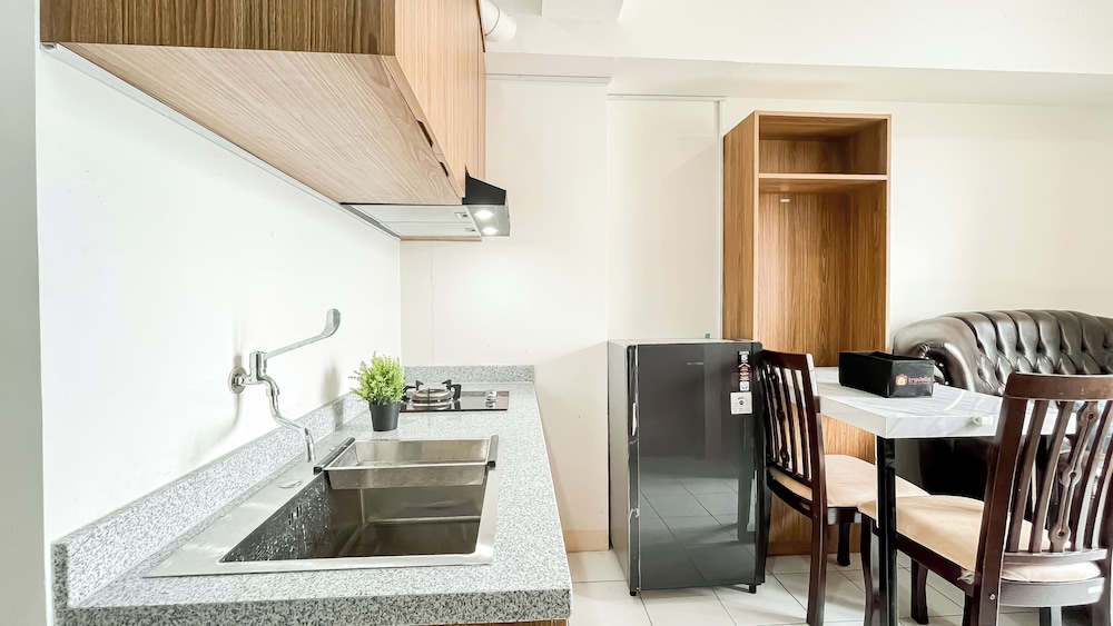 Minimalist Scandinavian Touch 2Br Apartment At Podomoro Golf View