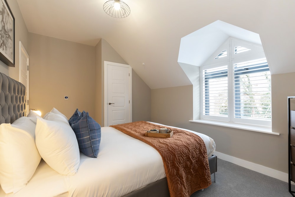 Elliot Oliver - Stylish Loft Style 2 Bedroom Apartment With Parking view 5