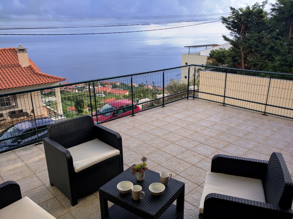 O Meu Sorriso Calheta Holiday Apartments