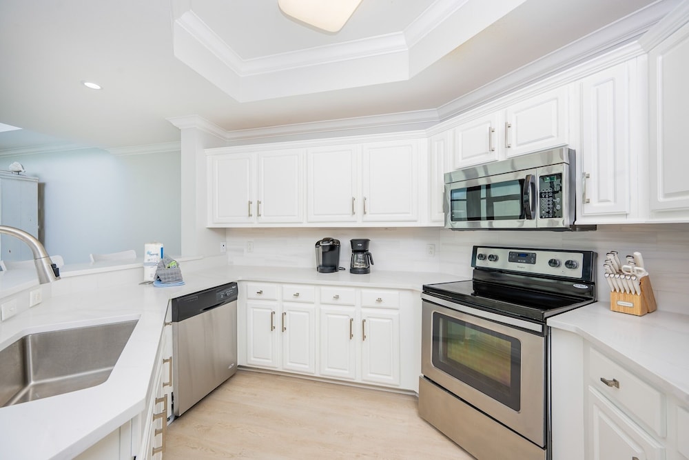 The Oasis 3105 Formerly Phoenix West Ii 3105 3 Bedroom Condo
