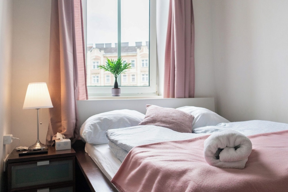 Cozy Room Shared Apt Millennium Tower