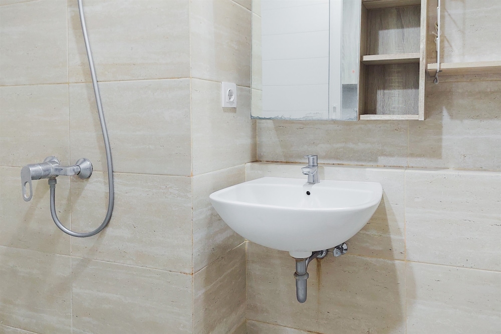 Minimalist and Homey Studio at Springwood Residence Tangerang Apartment