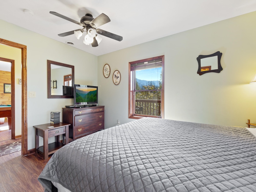 Annie's Smoky View by Jackson Mountain Rentals view 2