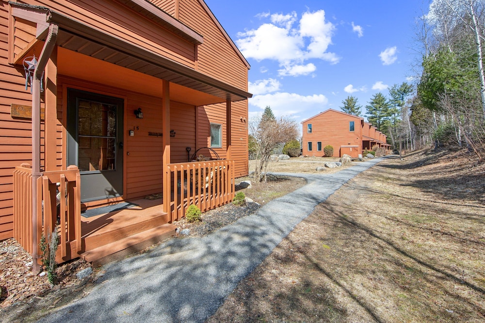 46er 15e - Stylish & Comfortable Mountain Retreat 2 Bedroom Townhouse by The Summit at Gore Mountain